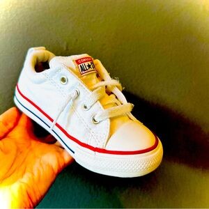 Super Nice White Toddler Chuck Taylor All Star  Converse size 8